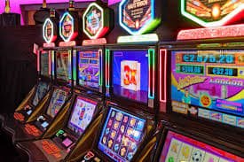 many88 Slots ဂိမ်း မိုဘိုင်း APP တွင် ကစားနေသောမြင်ကွင်း